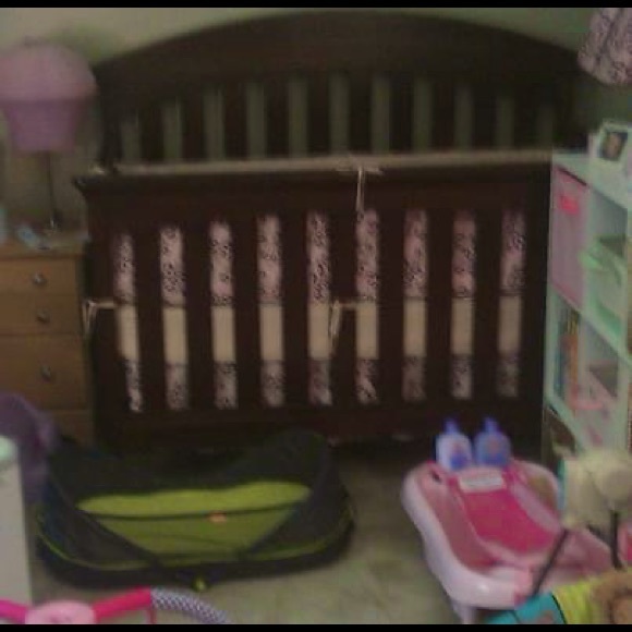 (SOLD) Brica Fold N Go Travel Bassinet - Picture 3 of 3